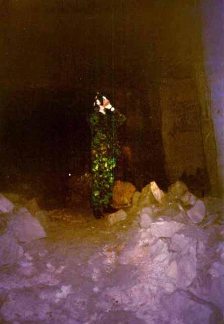 rudloe underground matt cavern.jpg (19409 bytes)